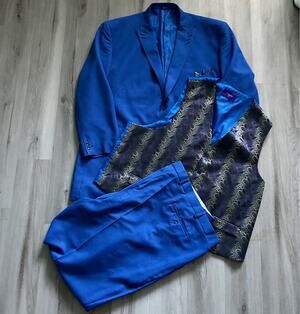 Statement Confidence Super 150s 100%Wool Royal Blue 3pcs 6 Button Style Suit 56R